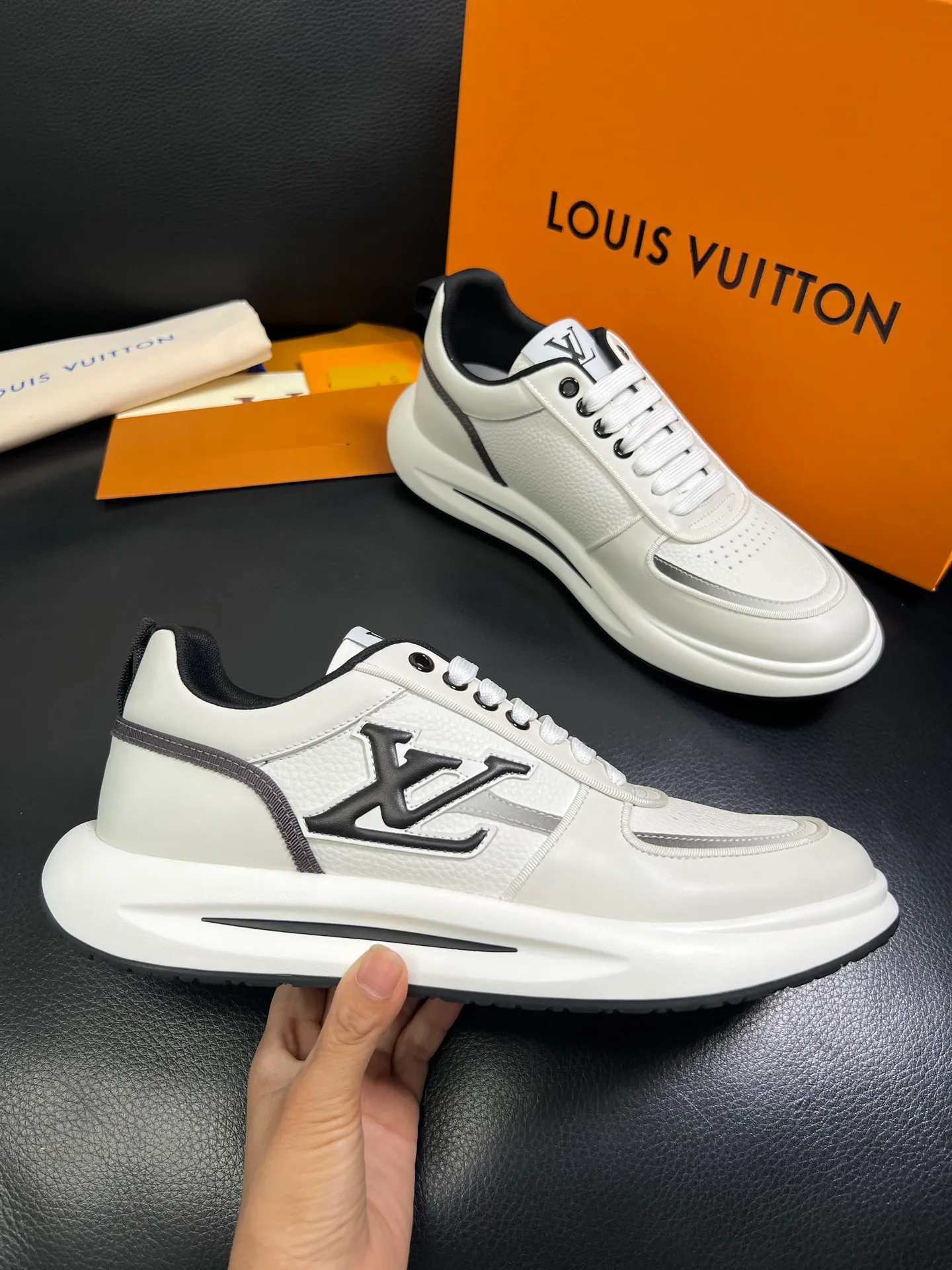 Men's shoes💰800 Lv 🔍Top purchasing agent🇮🇹 Louis Vuitton, the sports sneaker counter is synchronized, the uppers are imported from Italy, high-quality splicing colorful and complex crafts, the imported mesh padding is soft and comfortable, soles: original soles specially provided by the original factory, T men's men's shoes 💰U exclusive movable molded soles are super comfortable, original factory and single goods, 🔍🔍high quality, you can enter and exit the counter at will, welcome to compare, code number 38-44 (customized 45) 85871